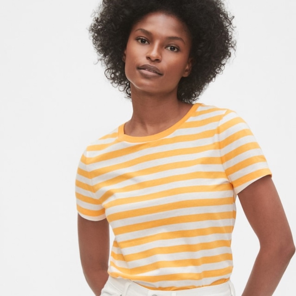 Gap yellow striped tee